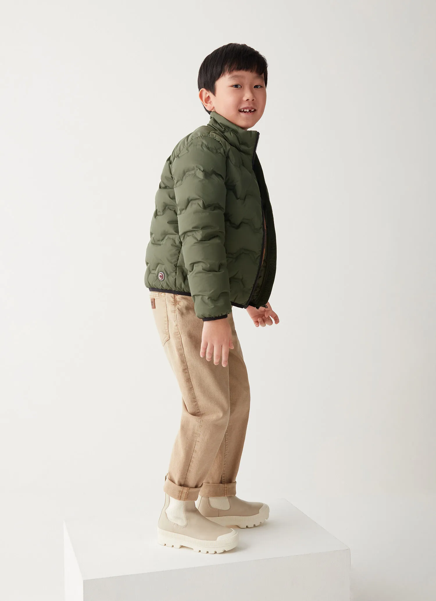 Plumífero de efecto acolchado modelo bomber