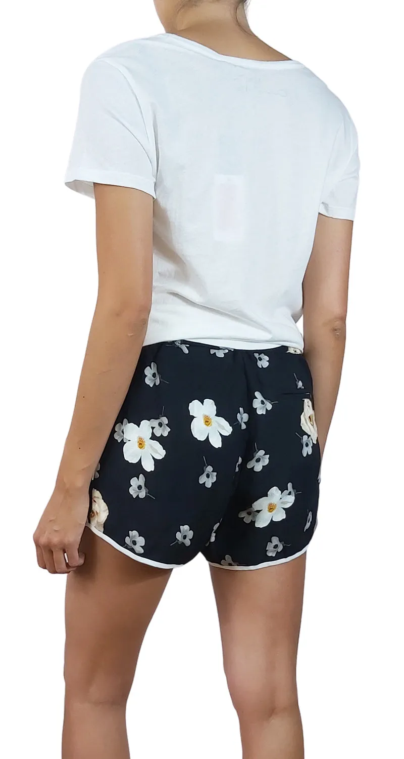 QÜINA Polera Blanca Cuello Redondo