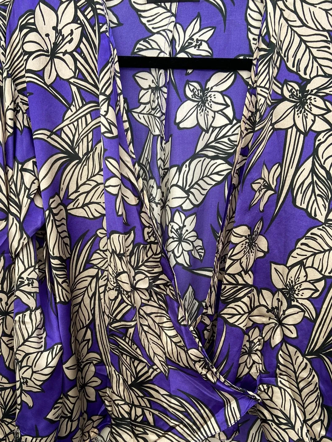 ROBERTO TORRETA.Blusa seda escote amplio cruzada T.38