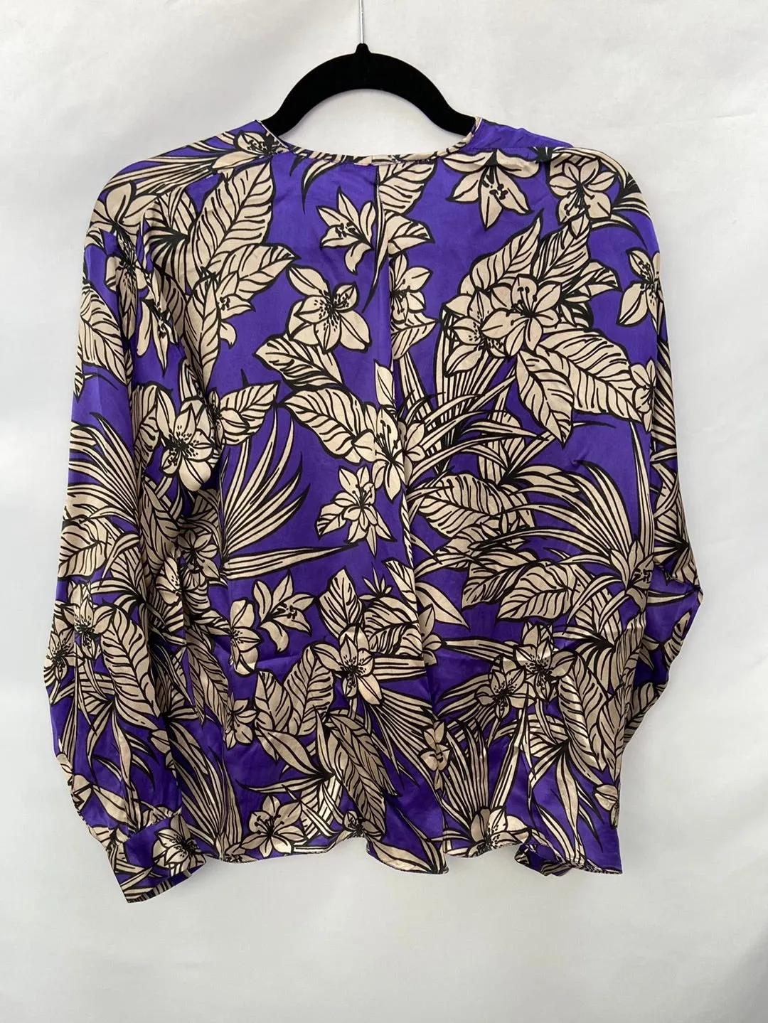 ROBERTO TORRETA.Blusa seda escote amplio cruzada T.38