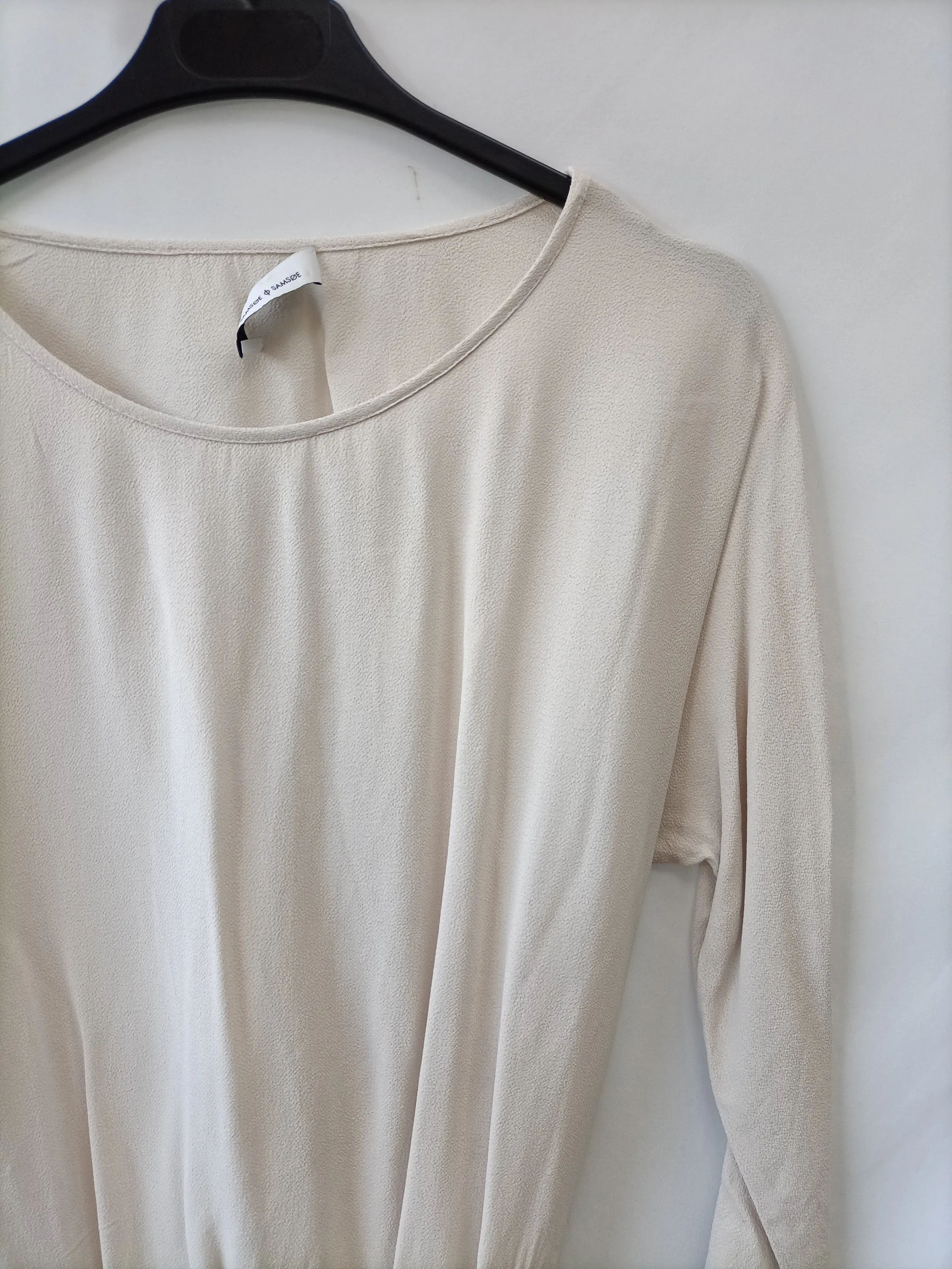 SAMSOE&SAMSOE. Vestido beige espalda T.xs