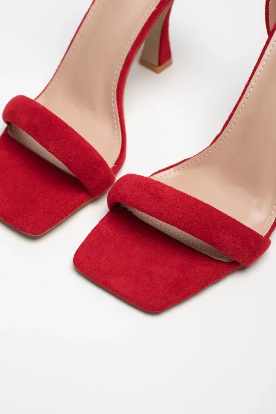 SANDALIA DE TACóN NELIDE  ROJO