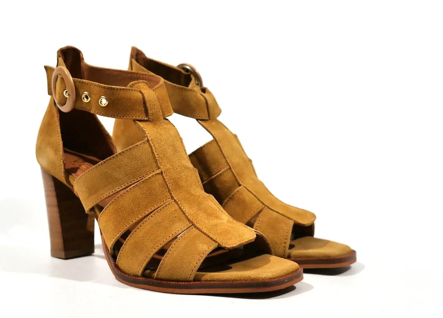 Sandalias mujer en serraje camel con tacón alto Nicola