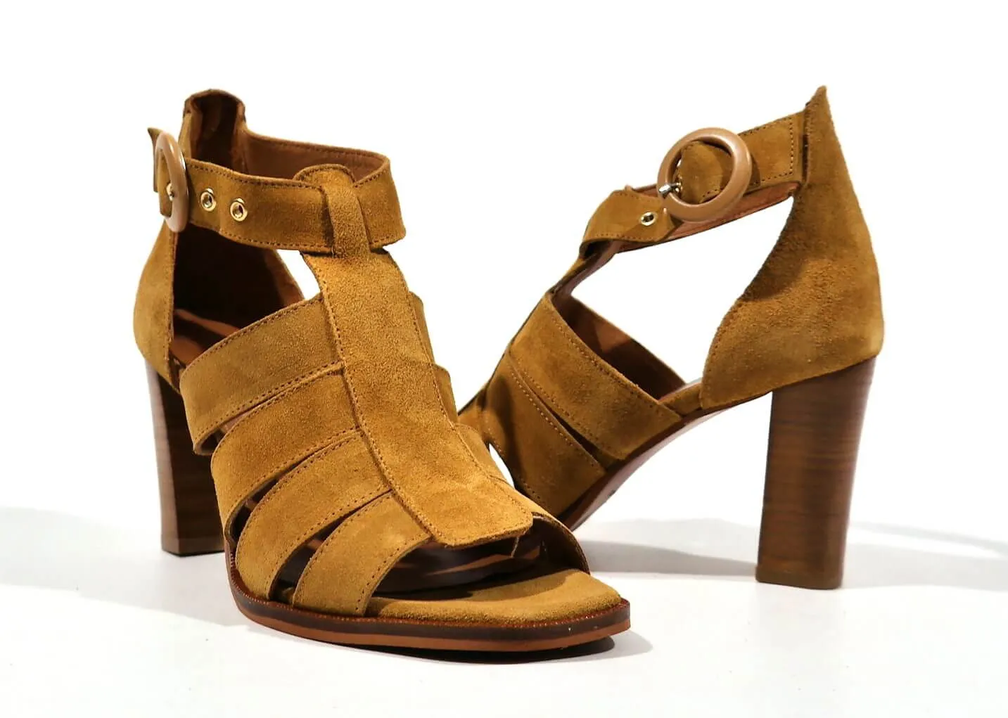 Sandalias mujer en serraje camel con tacón alto Nicola