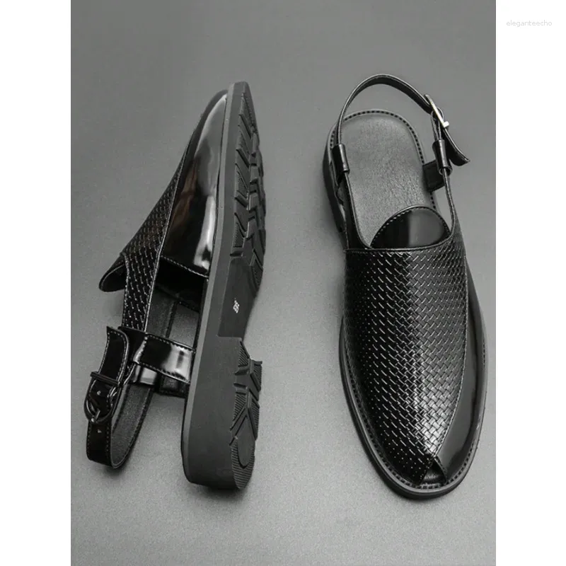 Sandals de moda negra para hombres decoración de hebillas