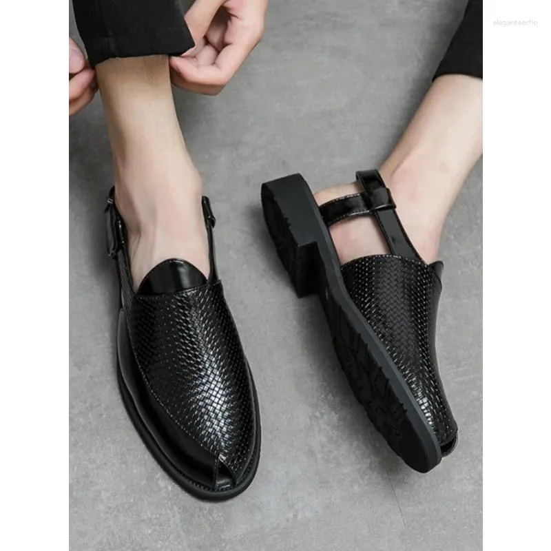 Sandals de moda negra para hombres decoración de hebillas