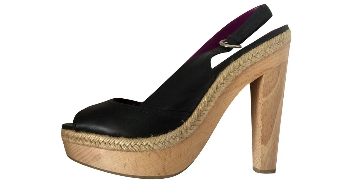 Sergio Rossi Peeptoes de cuero. Negro 