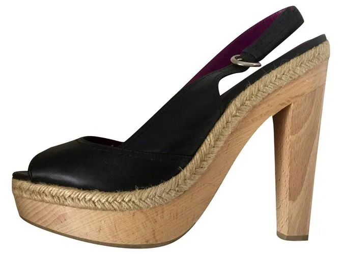 Sergio Rossi Peeptoes de cuero. Negro 