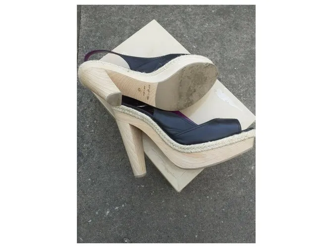 Sergio Rossi Peeptoes de cuero. Negro 