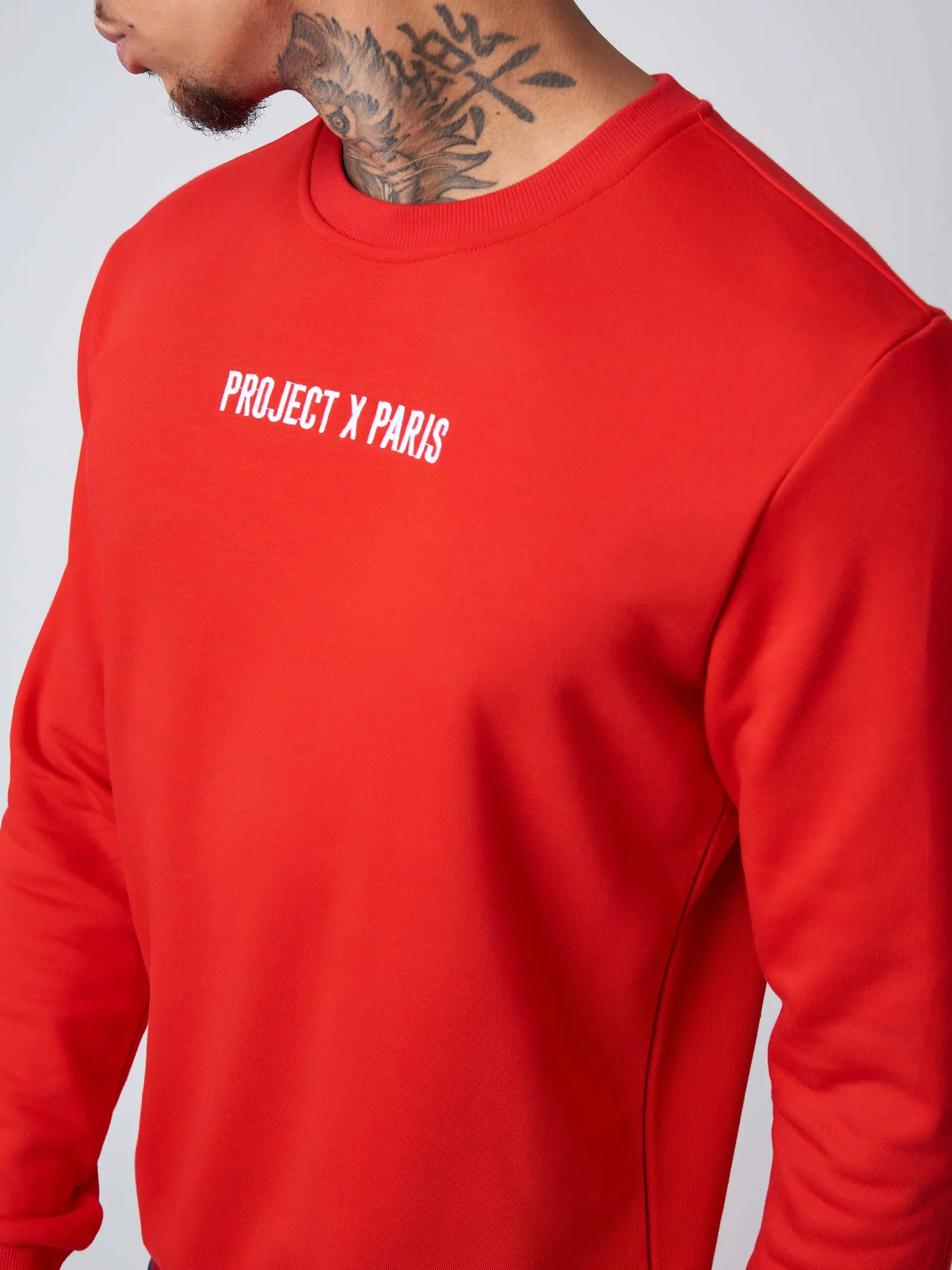 Sudadera básica con logotipo bordado