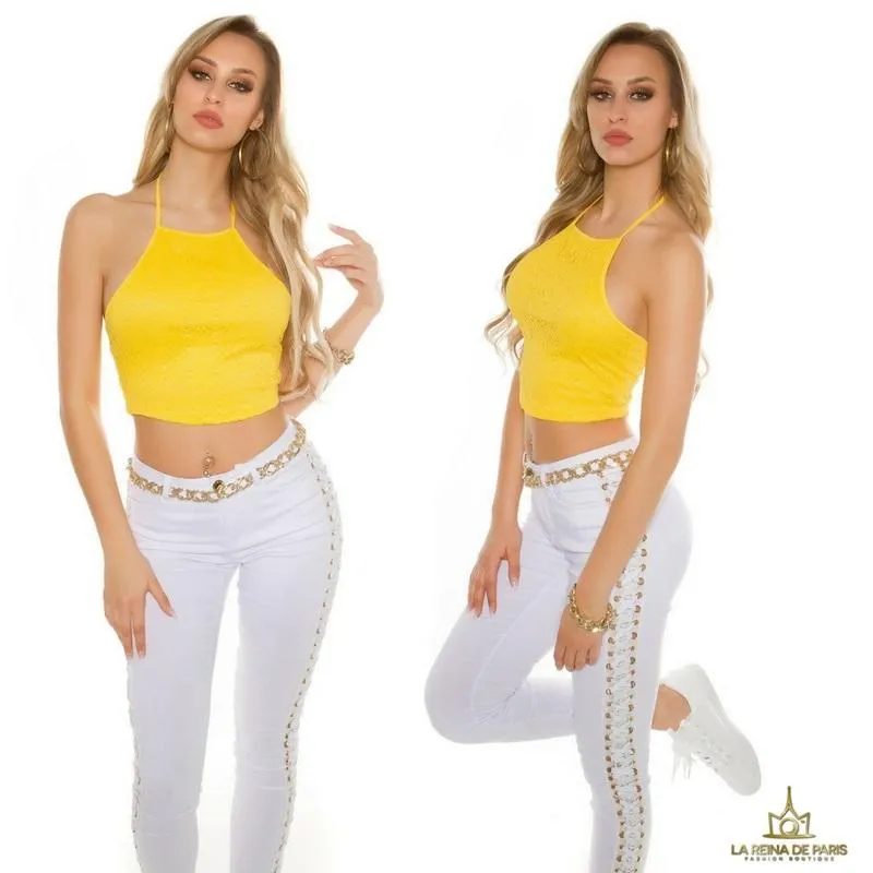 Top amarillo con patrón de ganchillo 