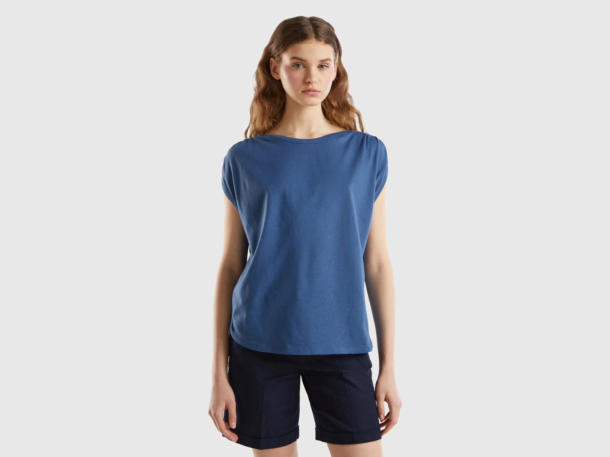 Top regular fit de cuello redono