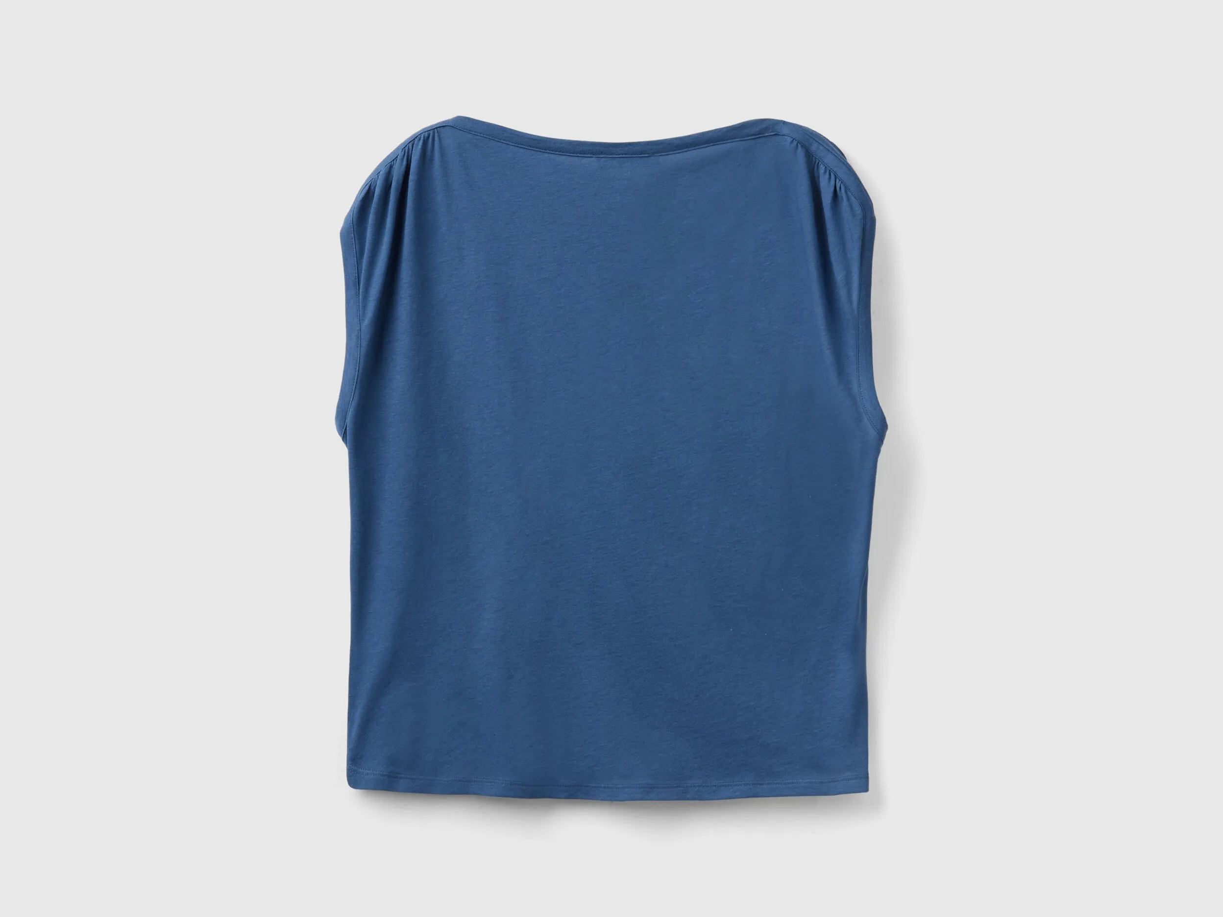 Top regular fit de cuello redono