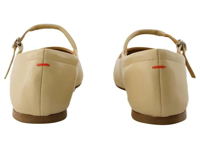 UNA BAILARINA  AEYDE  CUERO  LATTE CASTAñO BEIGE 