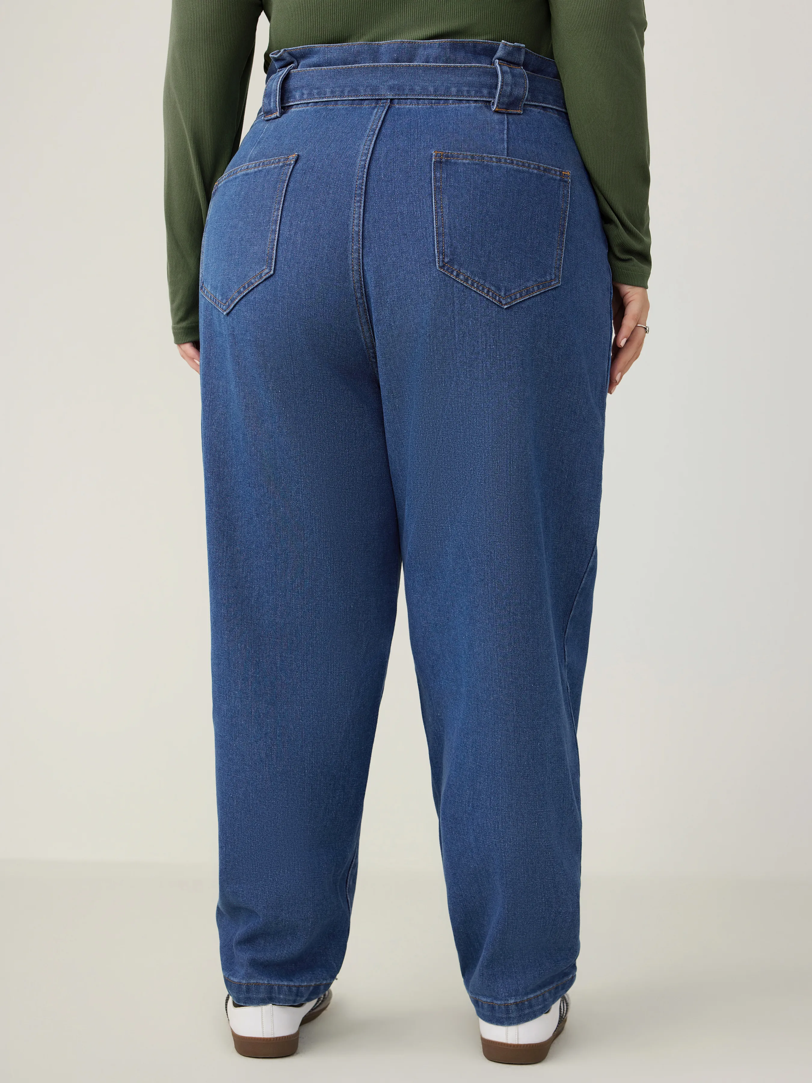  Vaqueros de Cintura Alta en Denim Sólido con Cinturón Curvy