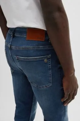  Vaqueros Delaware slim fit en denim suave rojizo que facilita el movimiento