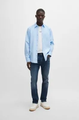  Vaqueros Delaware slim fit en denim suave rojizo que facilita el movimiento