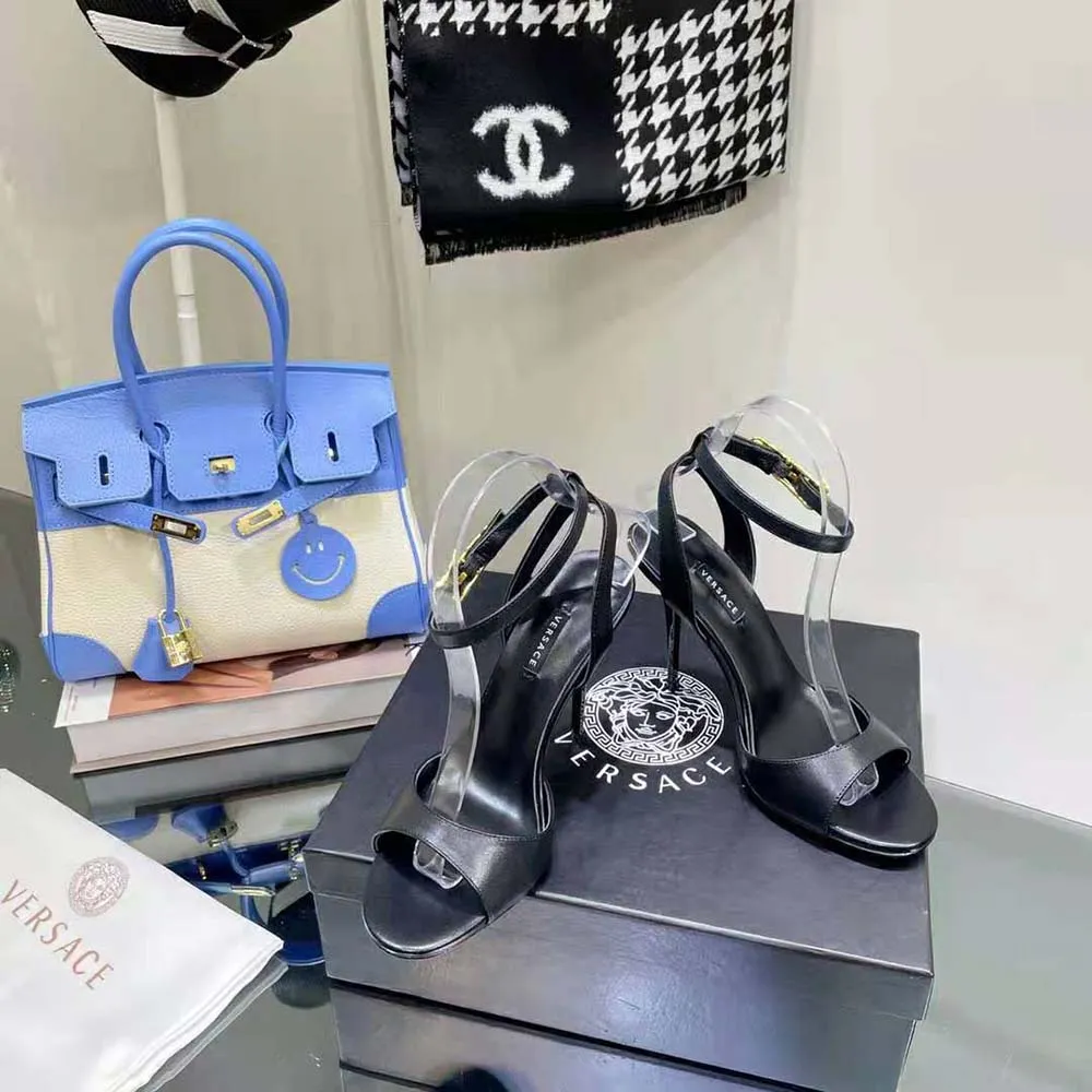 VERSACE SANDALIAS DE TACóN ALTO SAFETY PIN PARA MUJERNEGRO