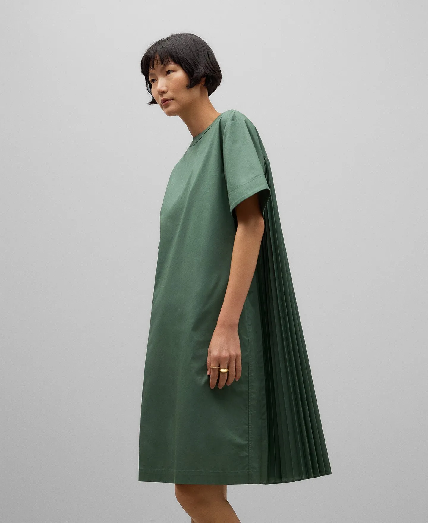 Vestido espalda plisada mujer