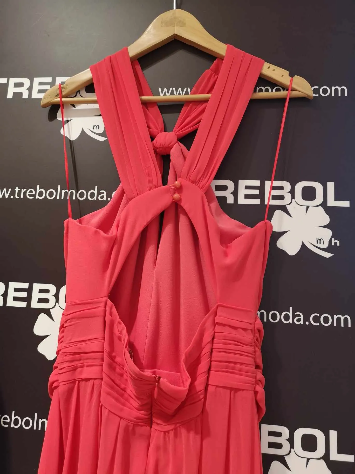 Vestido largo con escote original
