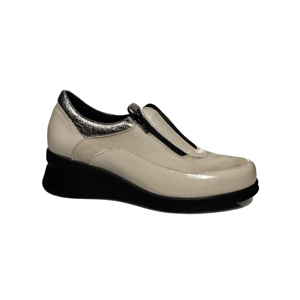 Zapato con cremallera.