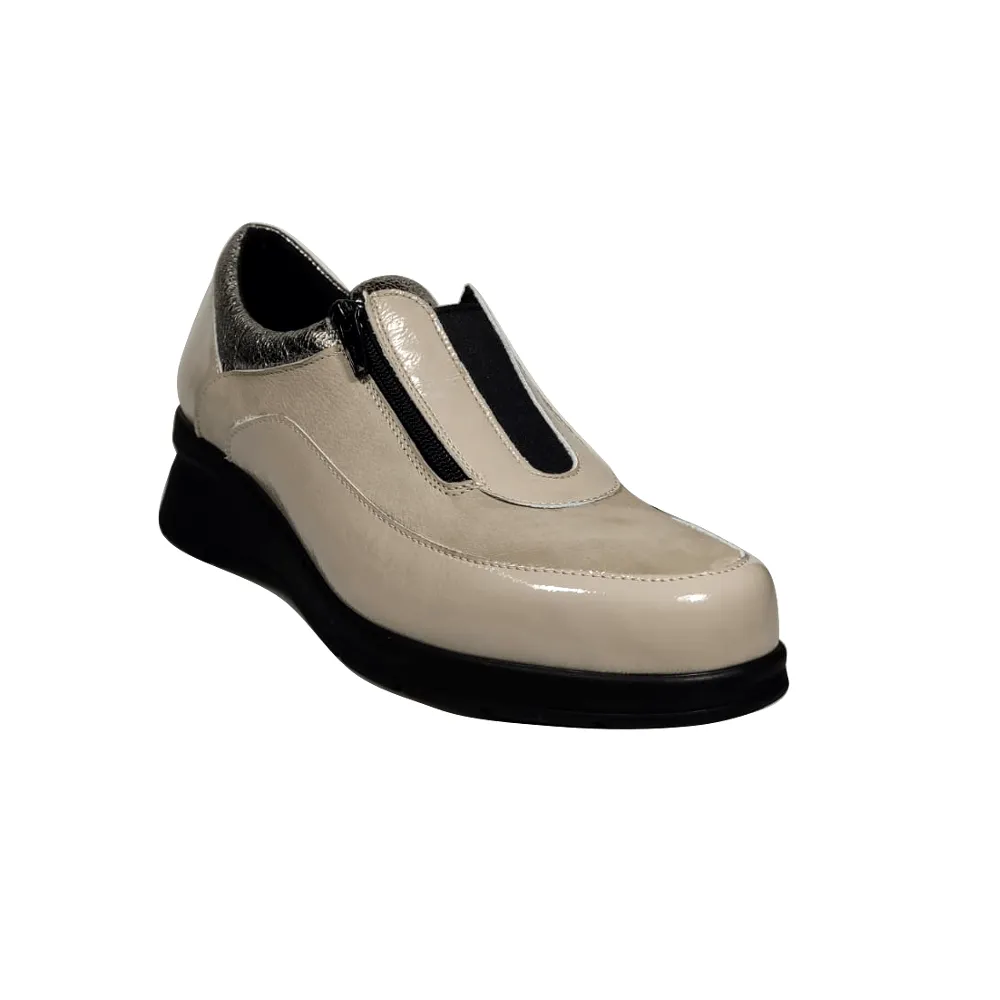Zapato con cremallera.